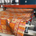 Industrielle Quiltmaschine mit einem Nadel-Nähkopf